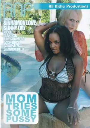 MOM Tries Some Pussy